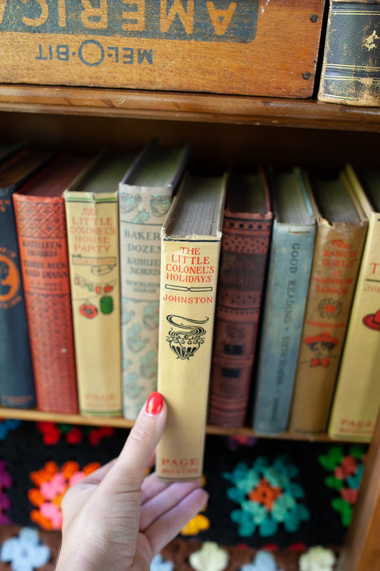 The Little Colonel's Holidays by Annie Fellows Johnston- Antique Book 1910 - Great Cover and Spine