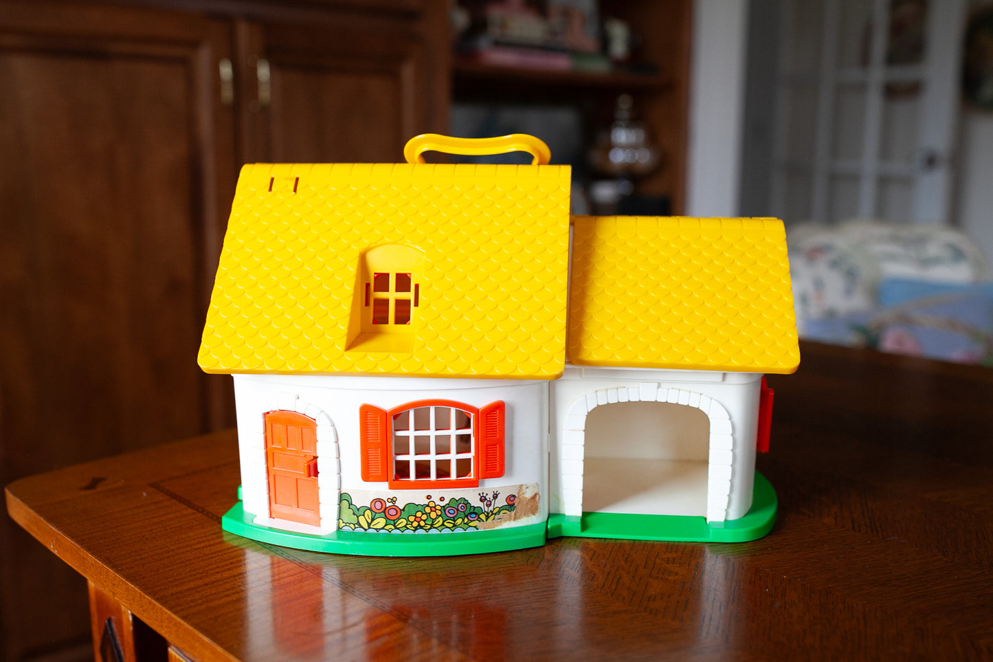 Vintage Hasbro 1973 Weeble Wobbles Dollhouse- Country Cottage