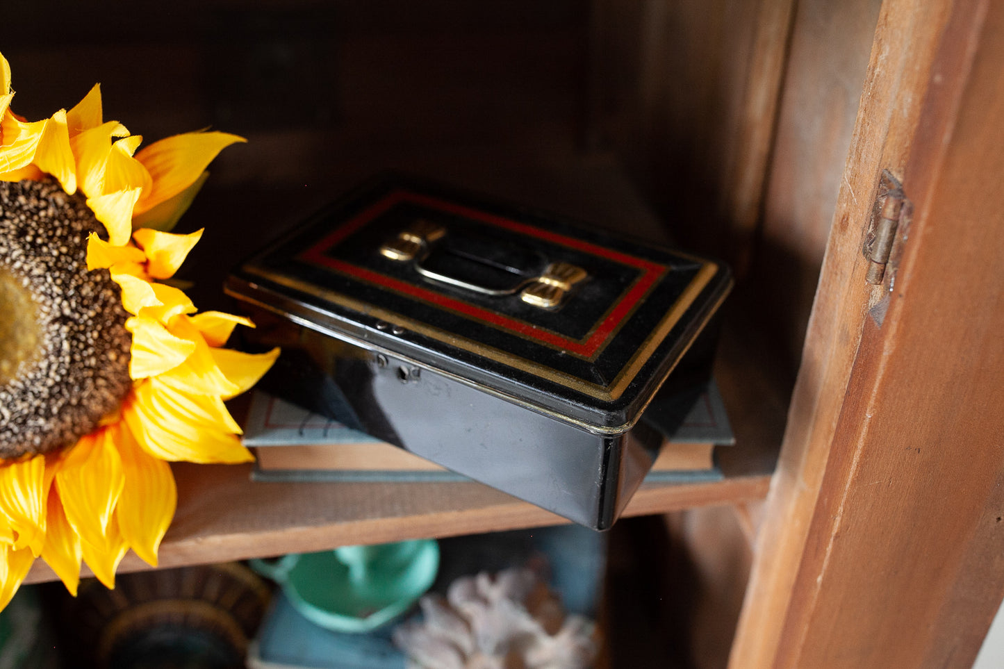 Vintage Cashbox Tin - Cashbox Bank