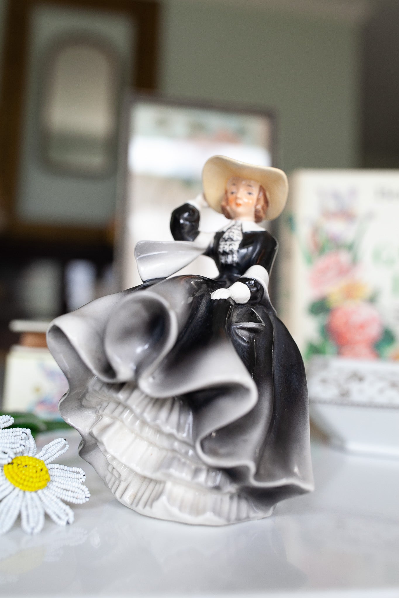 Vintage Napco Lady - Porcelain Figurine - Top o the Hill