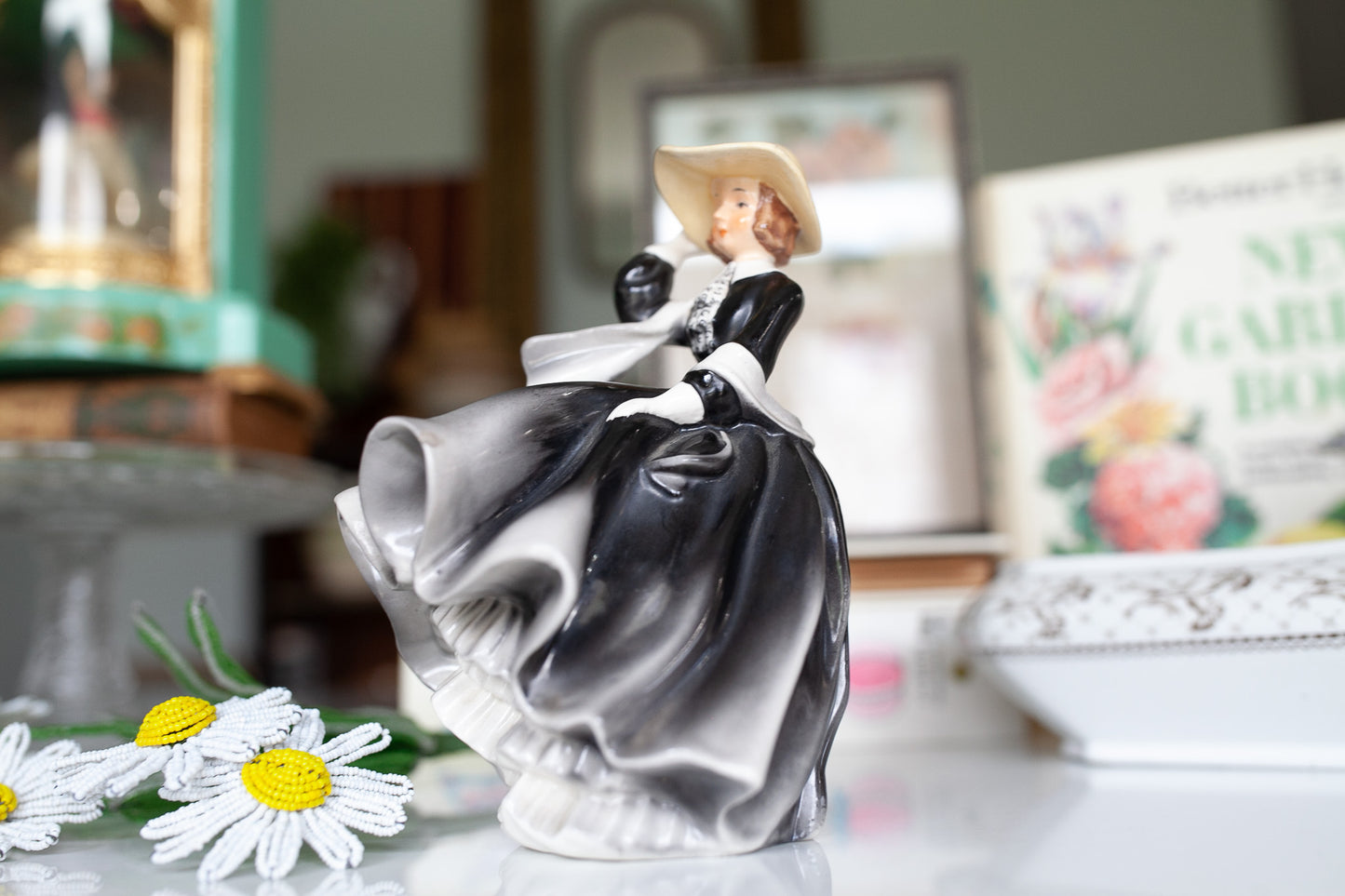 Vintage Napco Lady - Porcelain Figurine - Top o the Hill