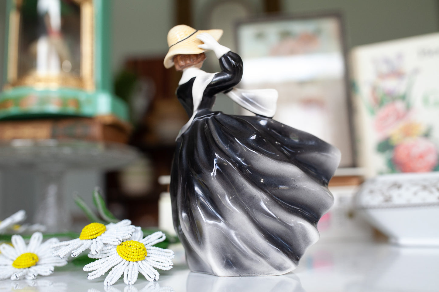 Vintage Napco Lady - Porcelain Figurine - Top o the Hill