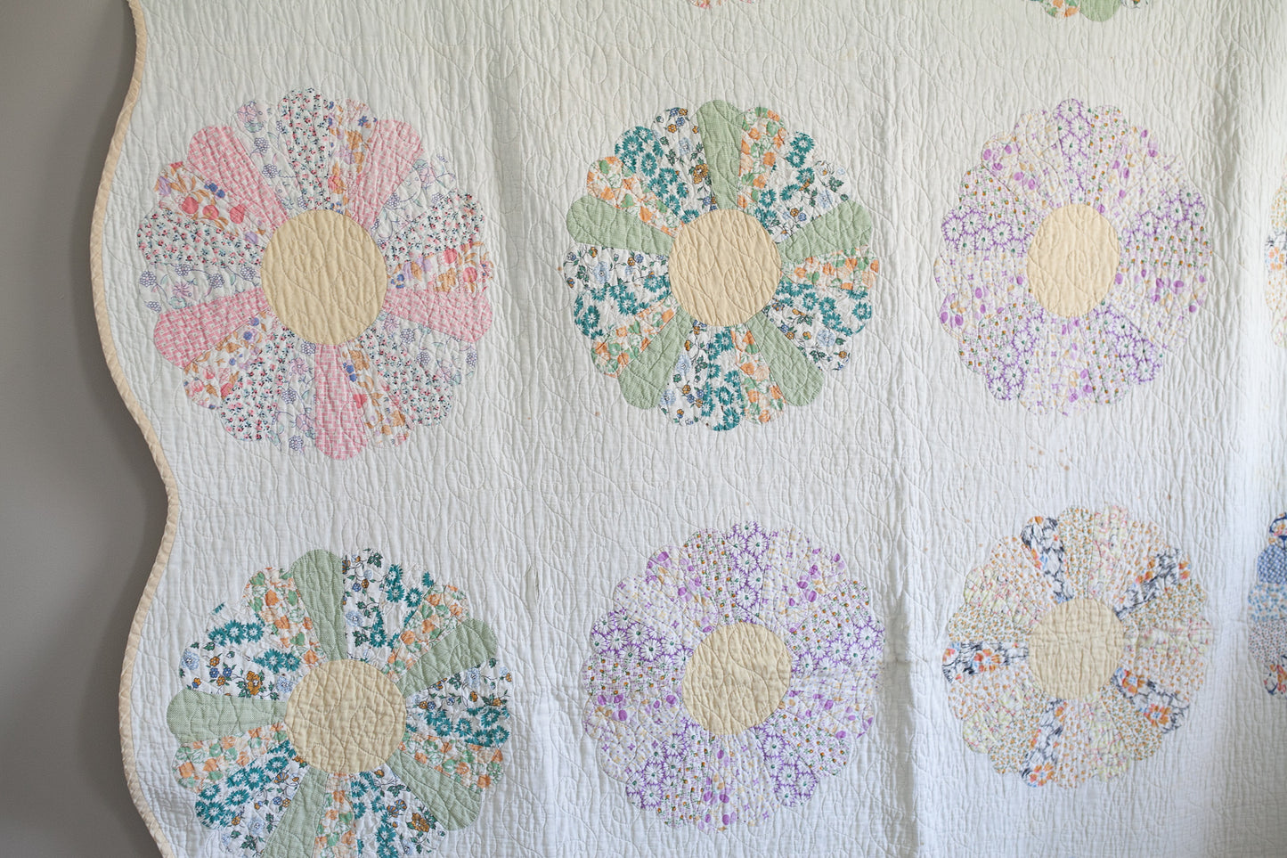Vintage Quilt - Dresden Plate Quilt