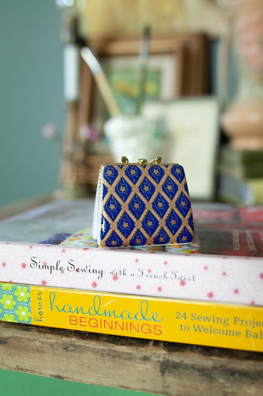 Vintage trinket box purse