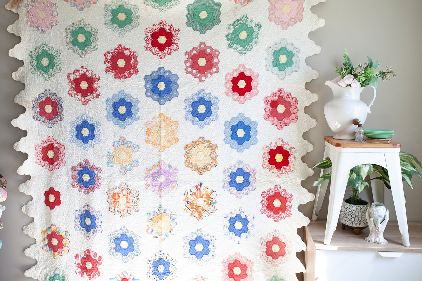 Vintage Quilt - Grandmother's Garden Quilt - flower Quilt Hexagon