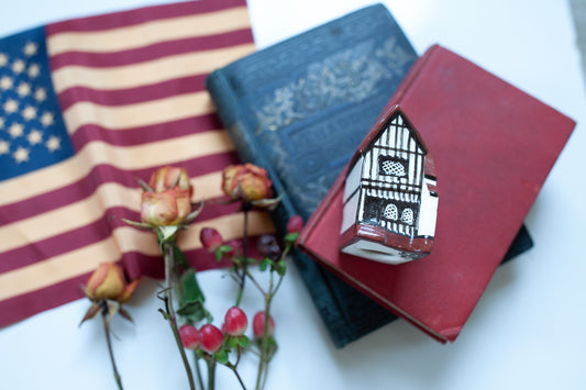 Vintage House -Crooked Cottage - Little Cottage House