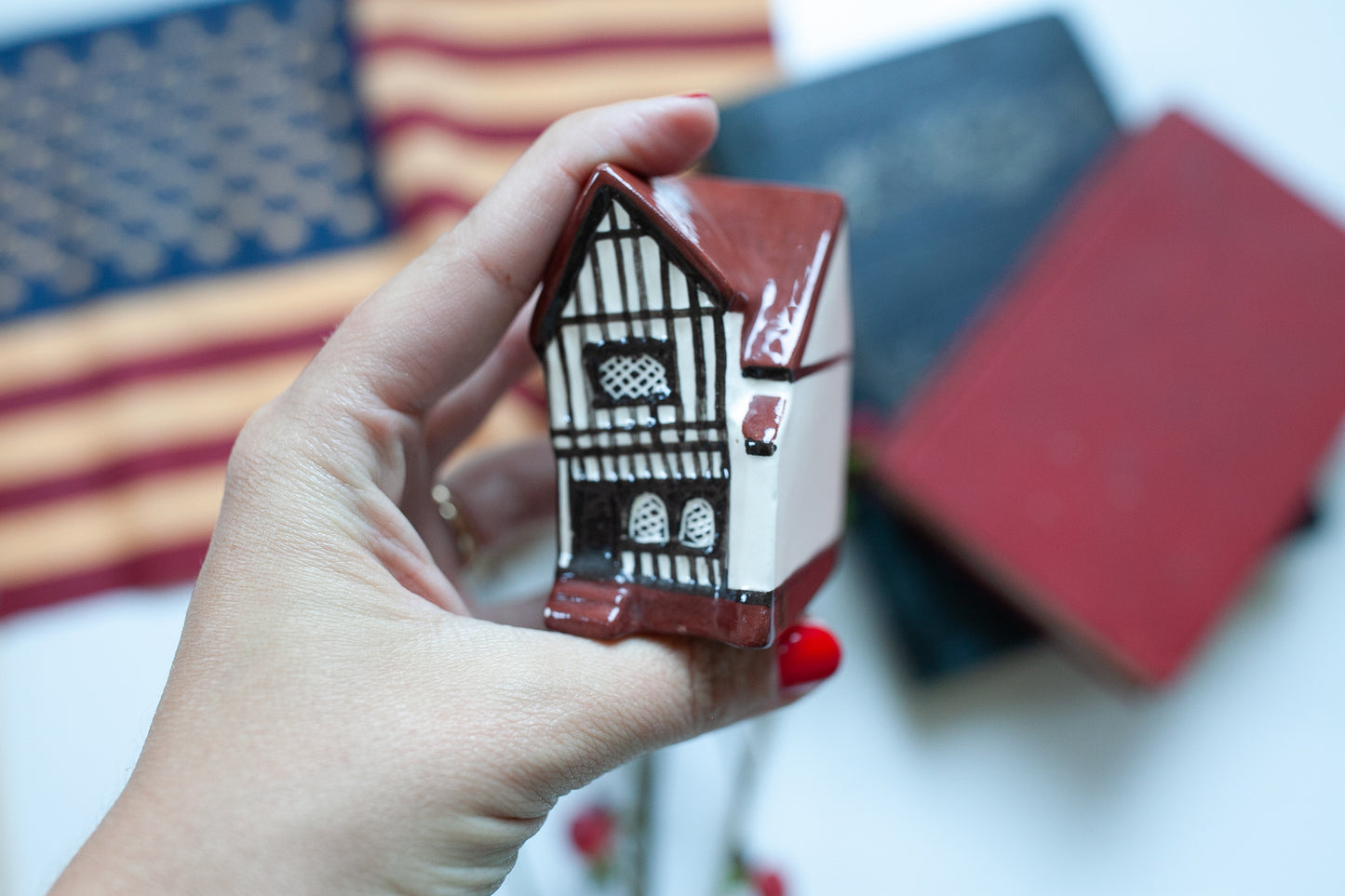 Vintage House -Crooked Cottage - Little Cottage House