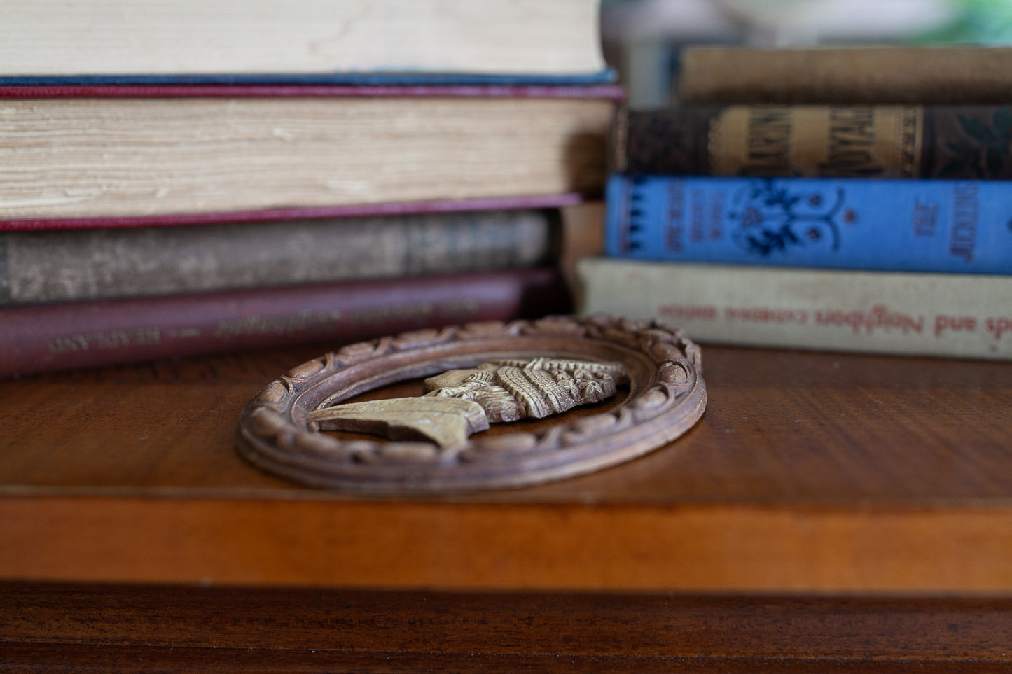 Vintage silhouette - Wooden Silhouette Lady