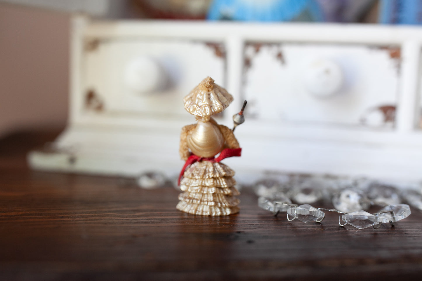 Vintage Seashell Lady