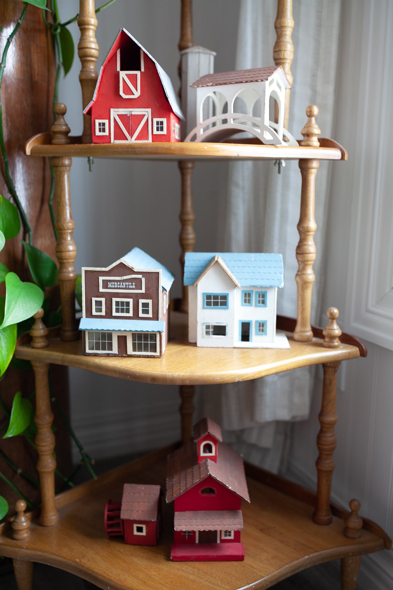 Vintage House - Wooden handmade House -Mercantile