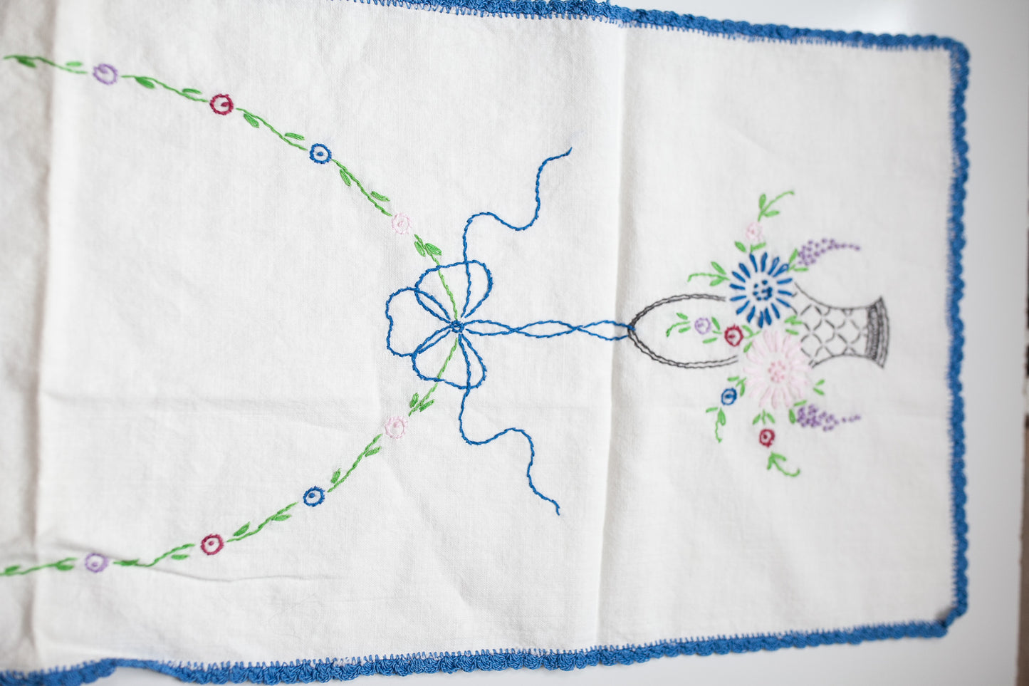 Vintage Emroidered Dresser Scarf- Embroidered Fabrics - Vintage Fabrics