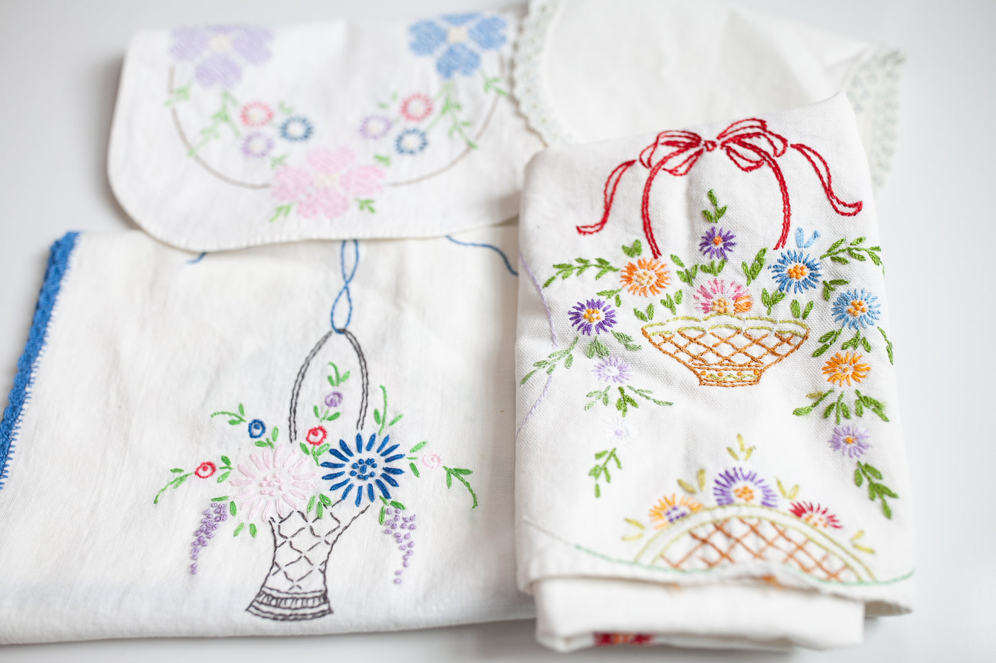 Vintage Emroidered Dresser Scarf- Embroidered Fabrics - Vintage Fabrics