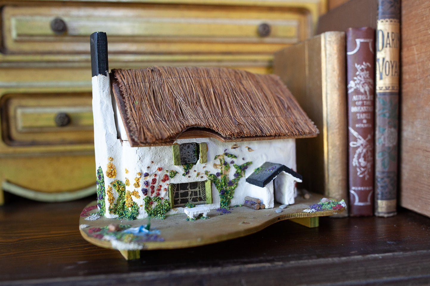 Vintage Cottage - Music Box - Countryside Home -Cottage Trinket box