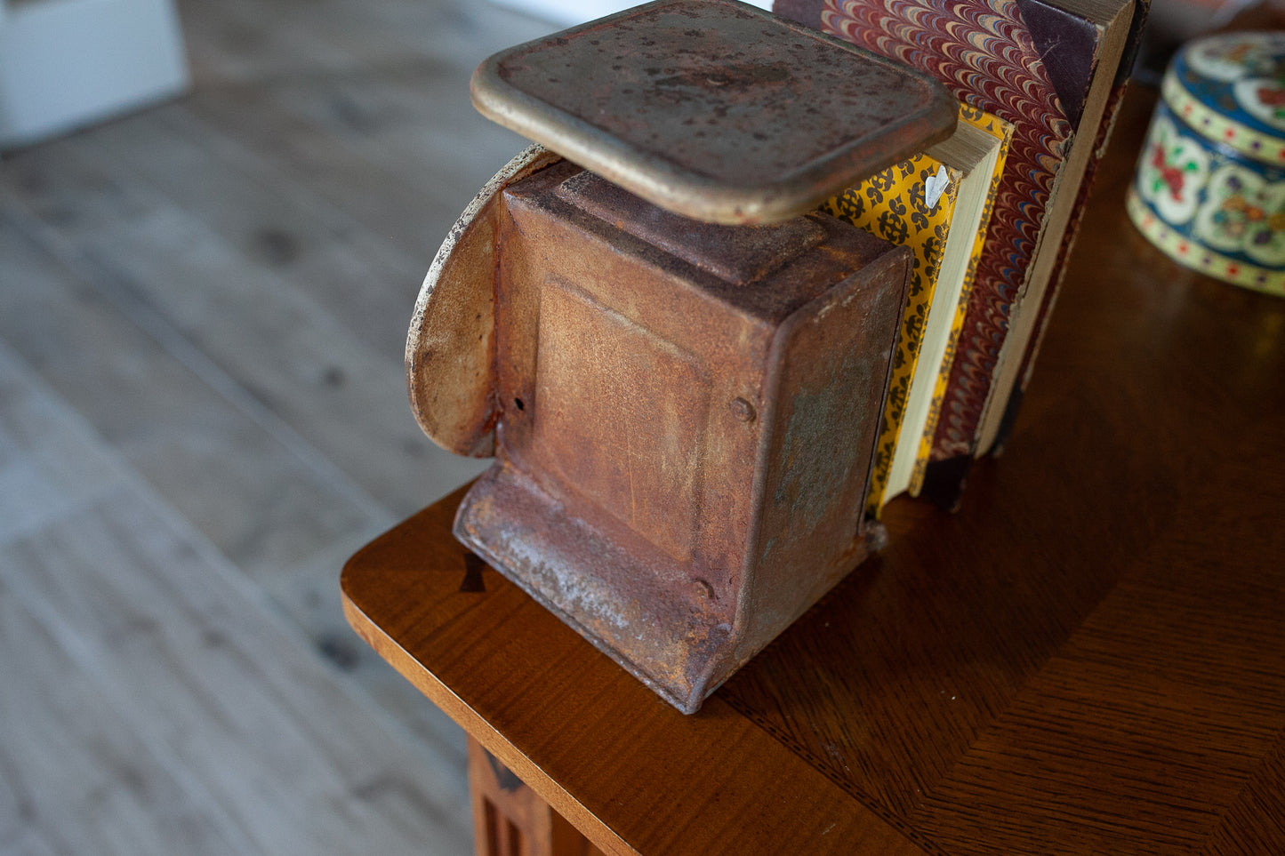 Vintage Scale - Kitchen Scale