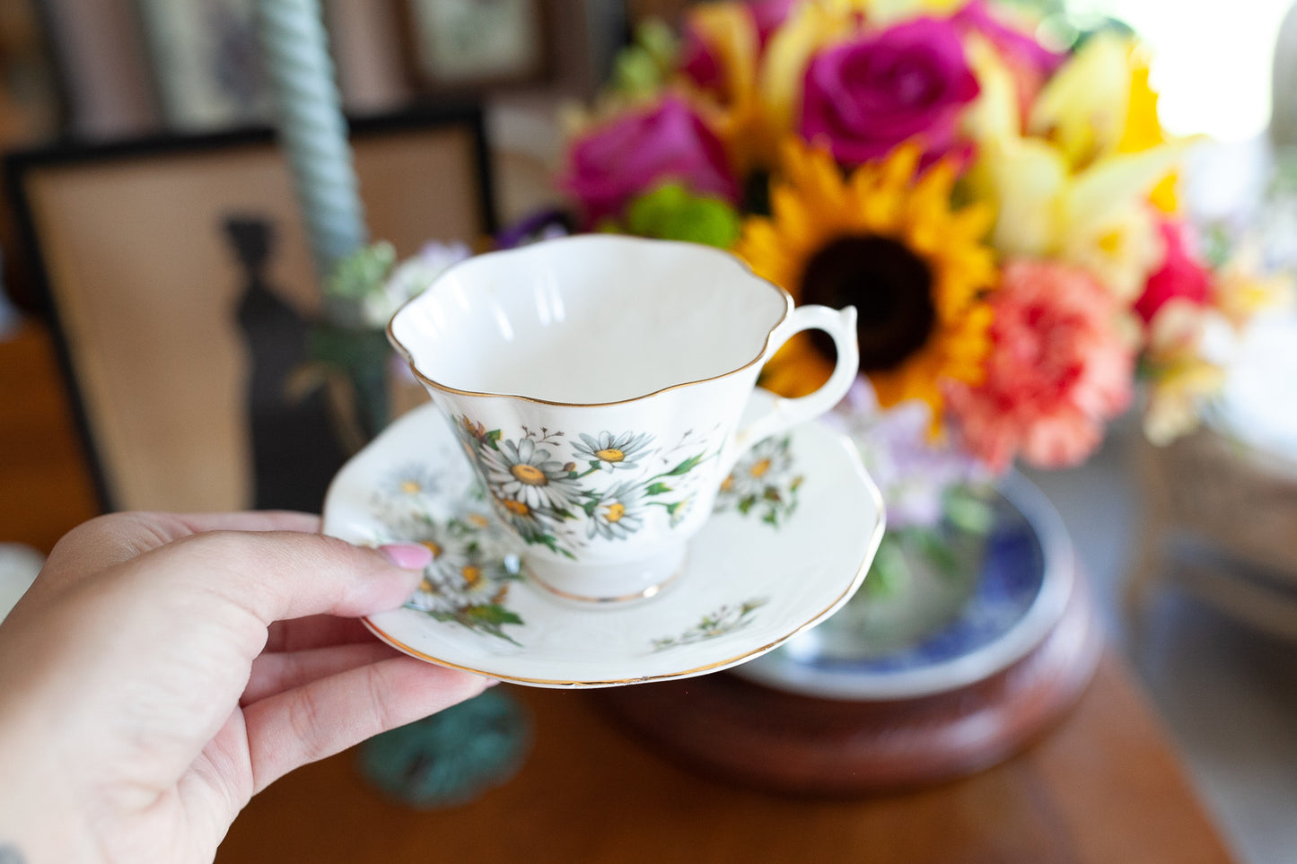 Vintage Teacup - Floral Teacup- Daisy Teacup Queen Anne Bone China England