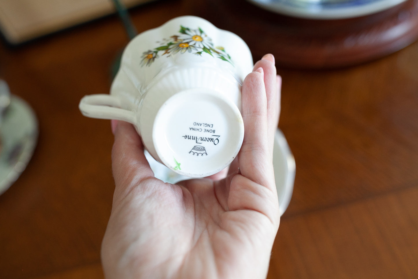 Vintage Teacup - Floral Teacup- Daisy Teacup Queen Anne Bone China England