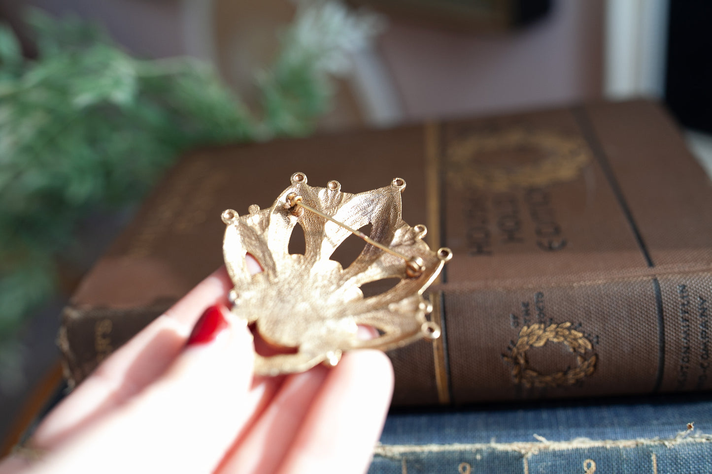 Vintage Brooch- Hematite and Gold Tone