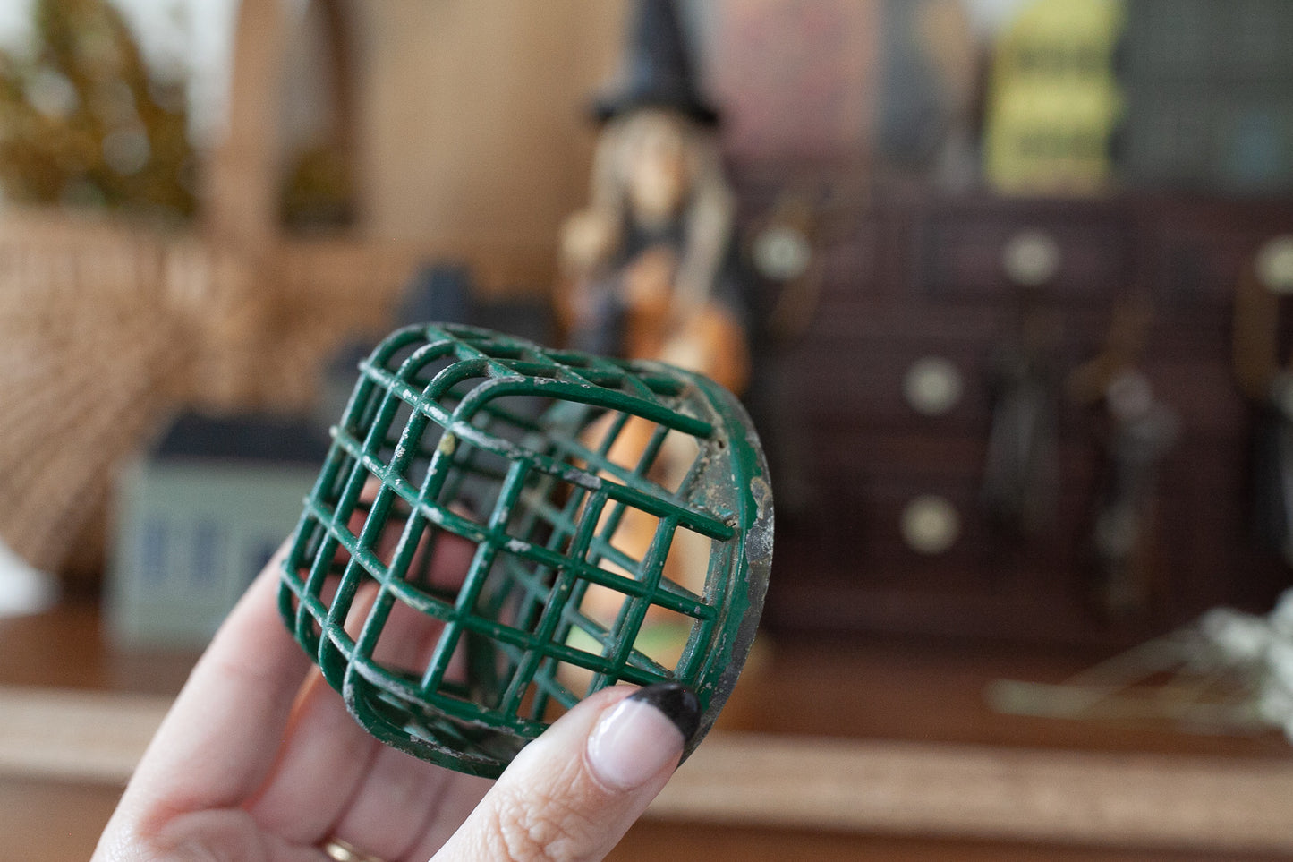 Vintage Wire Flower Frog - Green Flower Frog - Dazey Flower Holder