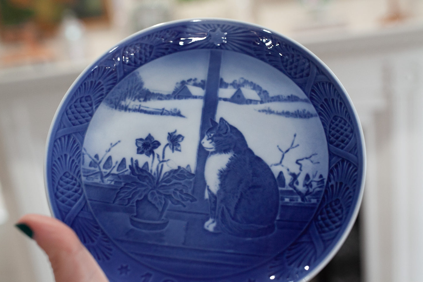 Vintage Royal Copenhagen Christmas Plate, 1970, Christmas Rose and Cat, 7 1/8" inch wide