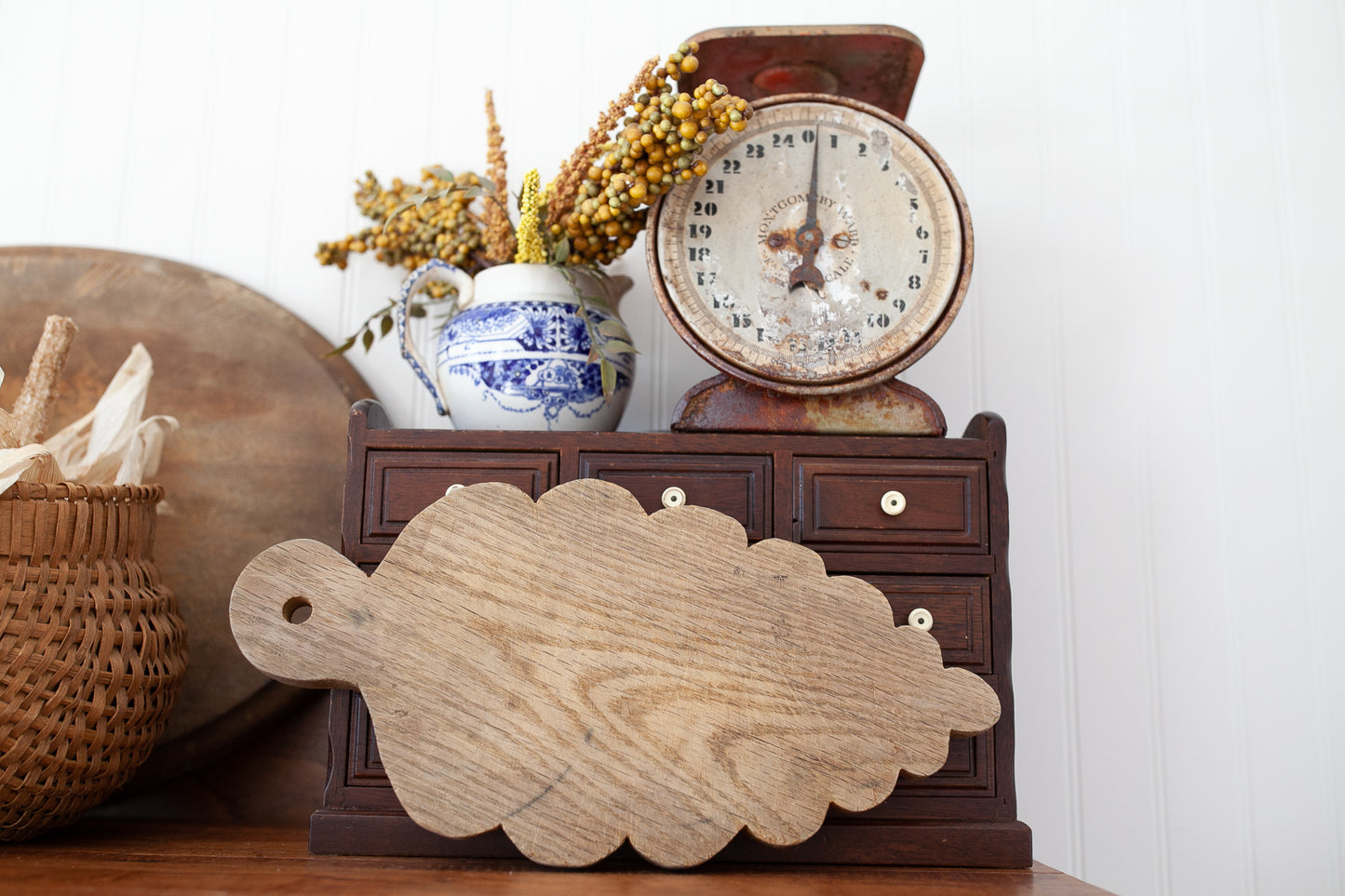 Vintage Cutting Board - Leaf Cutting Board