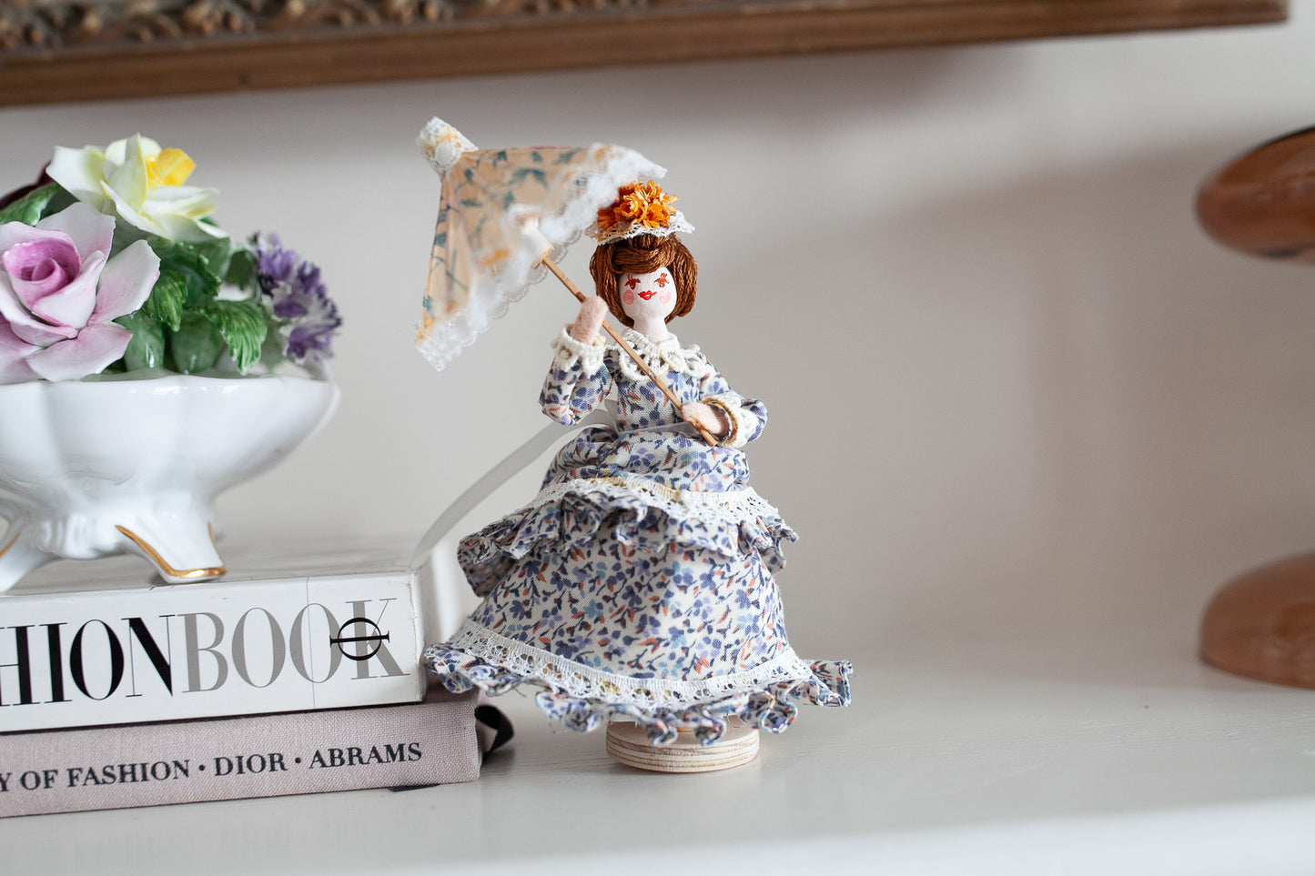 Vintage Peg Doll - Vintage little doll