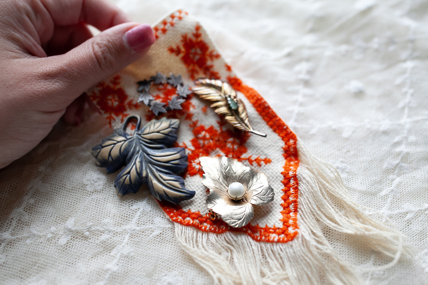 Vintage Brooch- Jewelry- Pins- Leaf Pins
