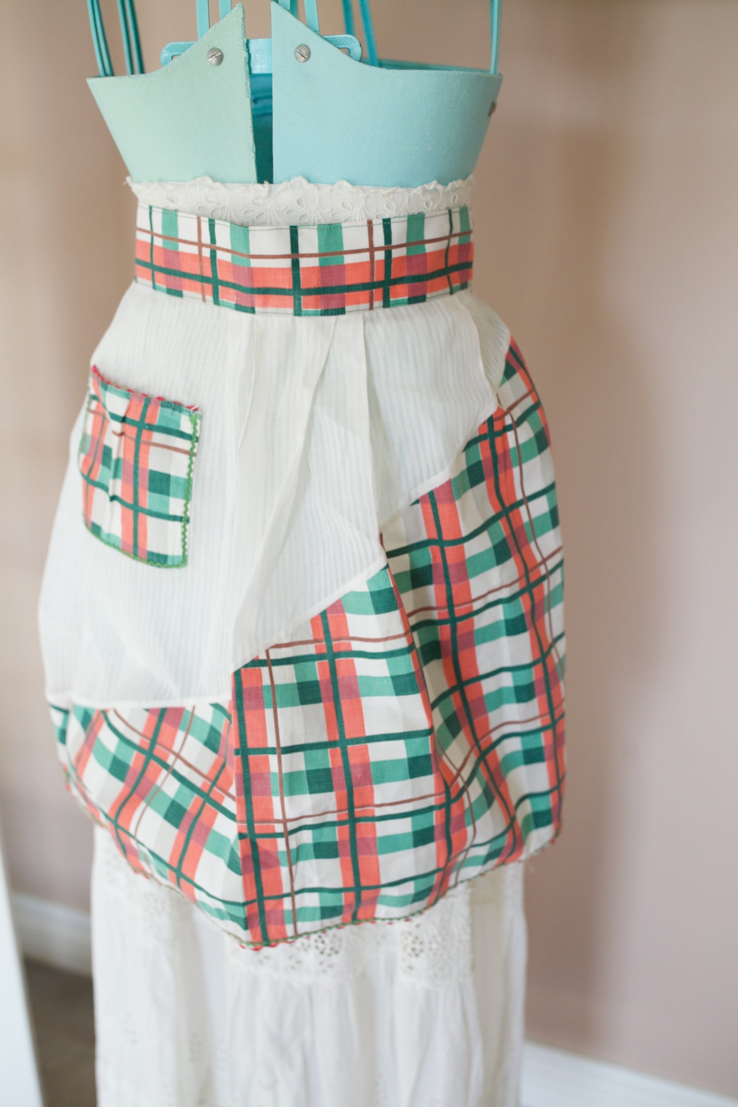 Vintage Apron- Half Apron- Red and Green Plaid Apron- Christmas Apron