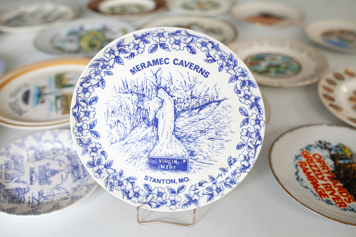 Meramec Caverns Missouri Plate - Tourist Plate - Blue and White Plate