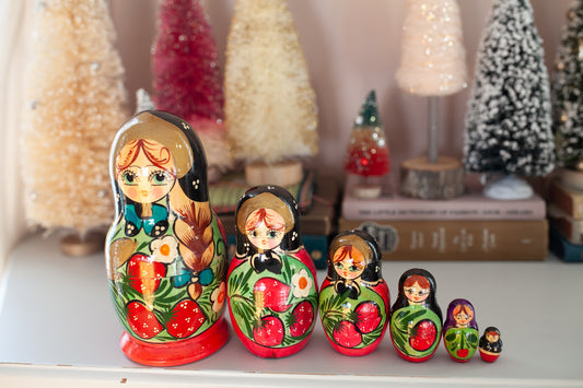 Nesting Dolls -Vintage Nesting Dolls- Wooden Painted Dolls