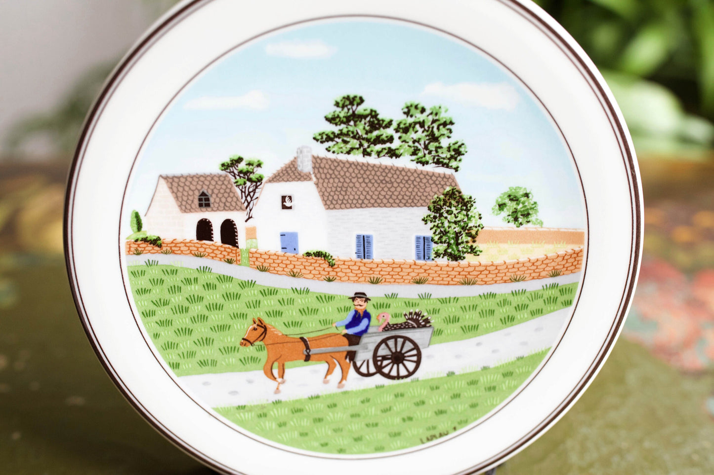 Villeroy and Boch Trivet, Design Naif, teapot stand, coffee pot rest, porcelain, 6.5 inch diameter, shallow footed base