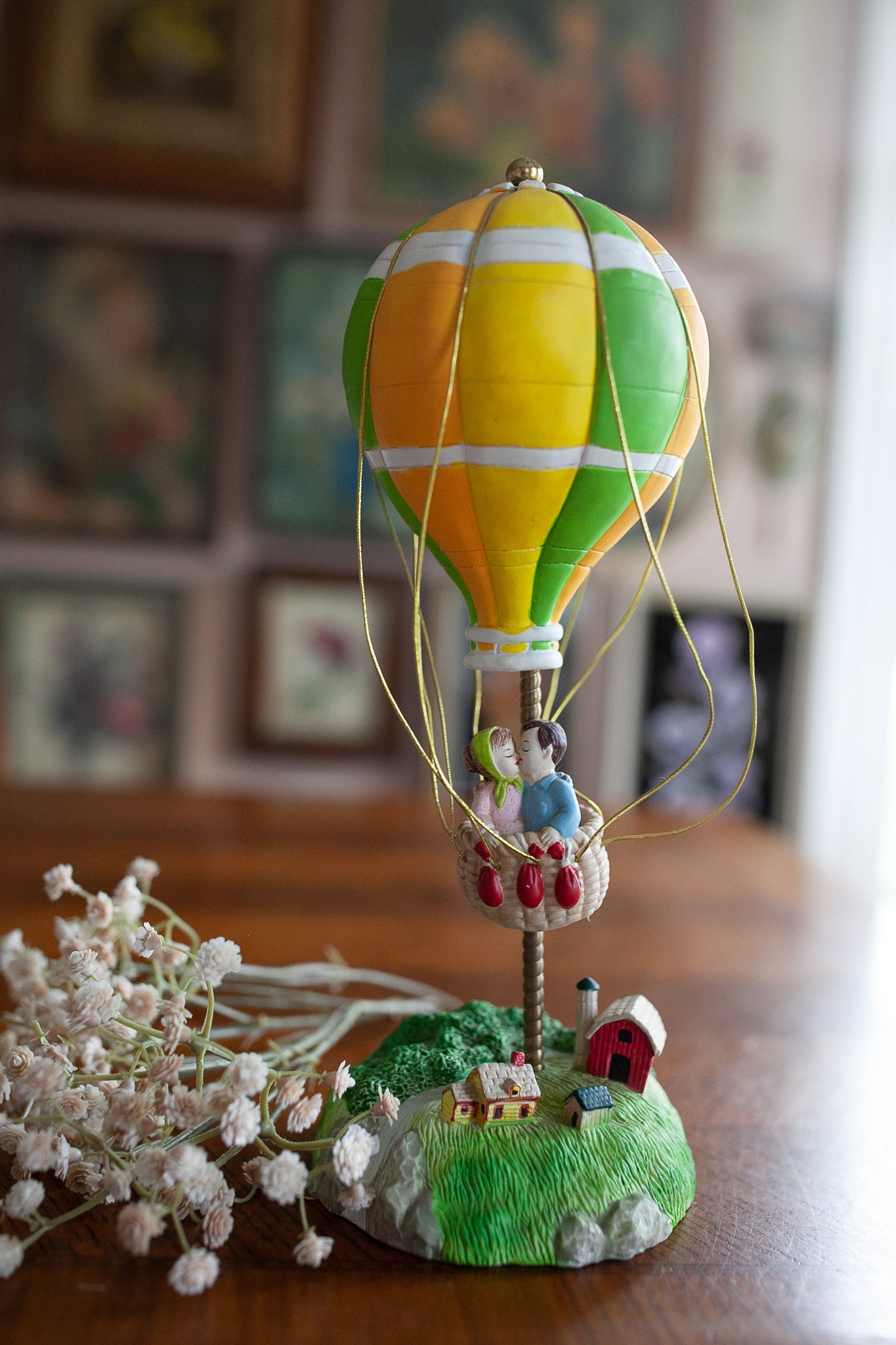 Hot Air Balloon- Vintage Music Box