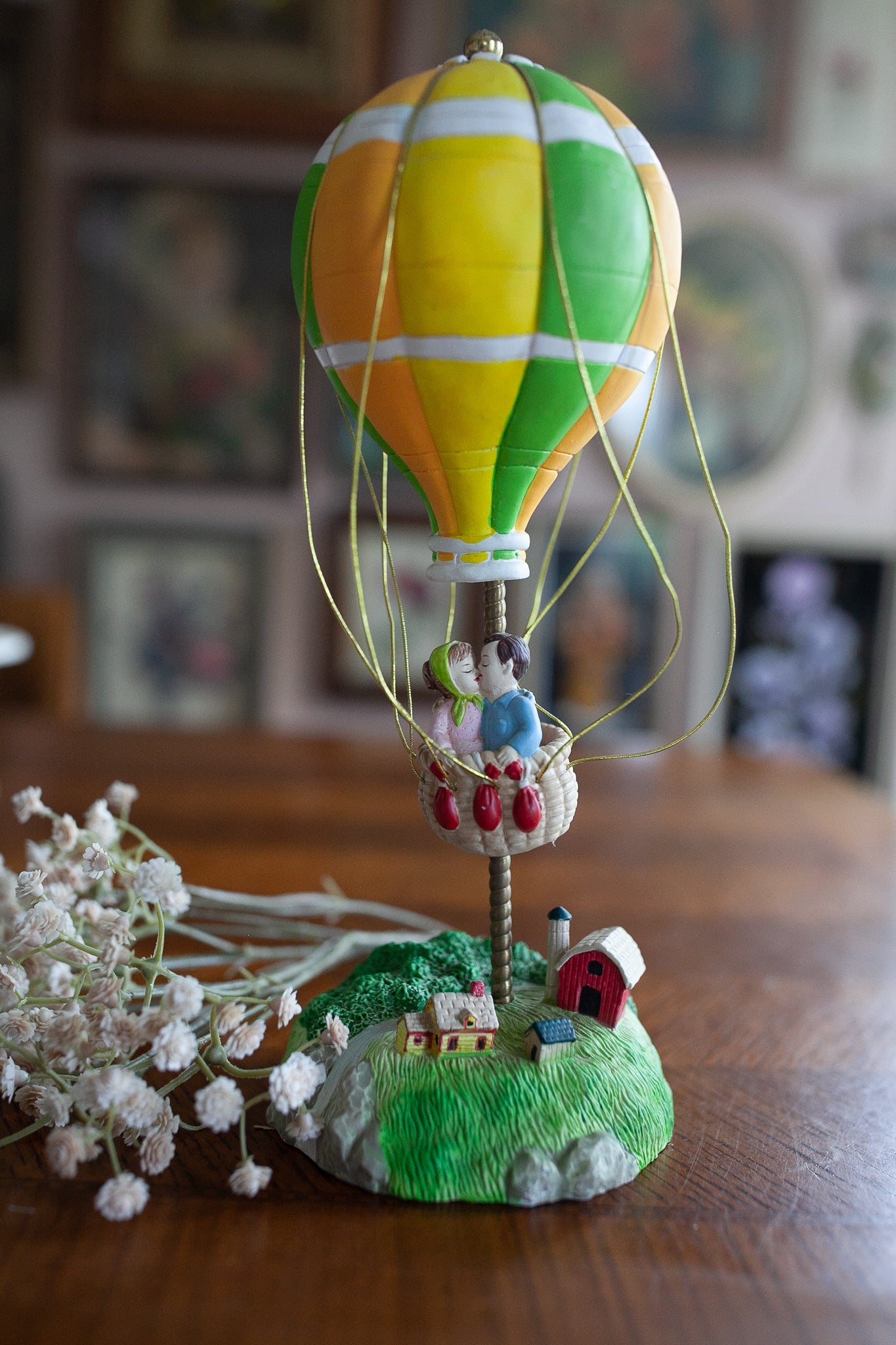 Hot Air Balloon- Vintage Music Box