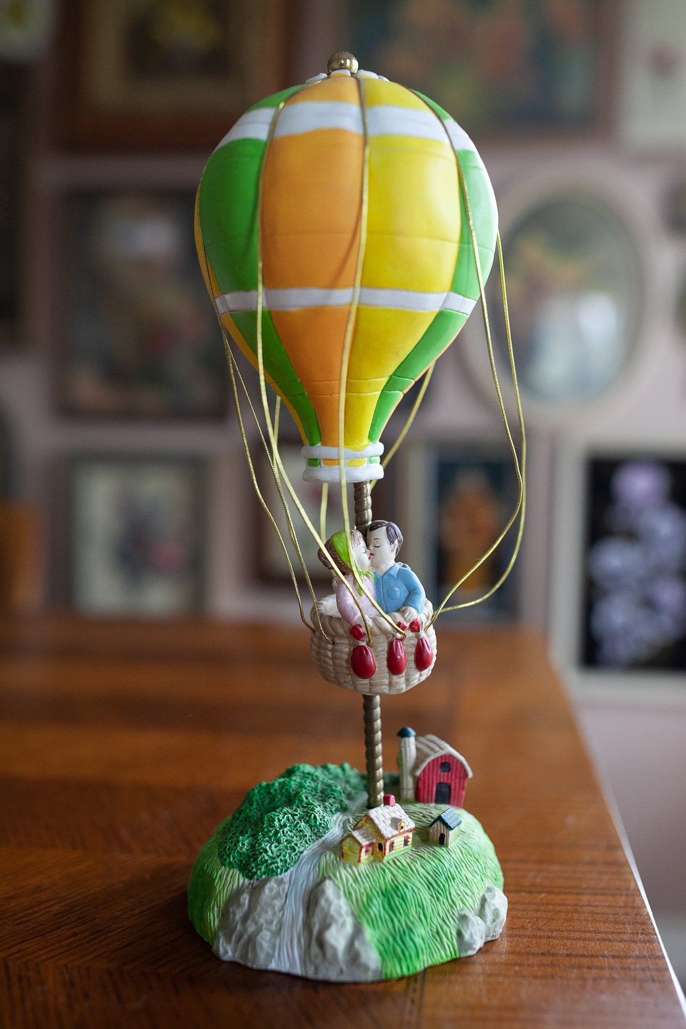 Hot Air Balloon- Vintage Music Box