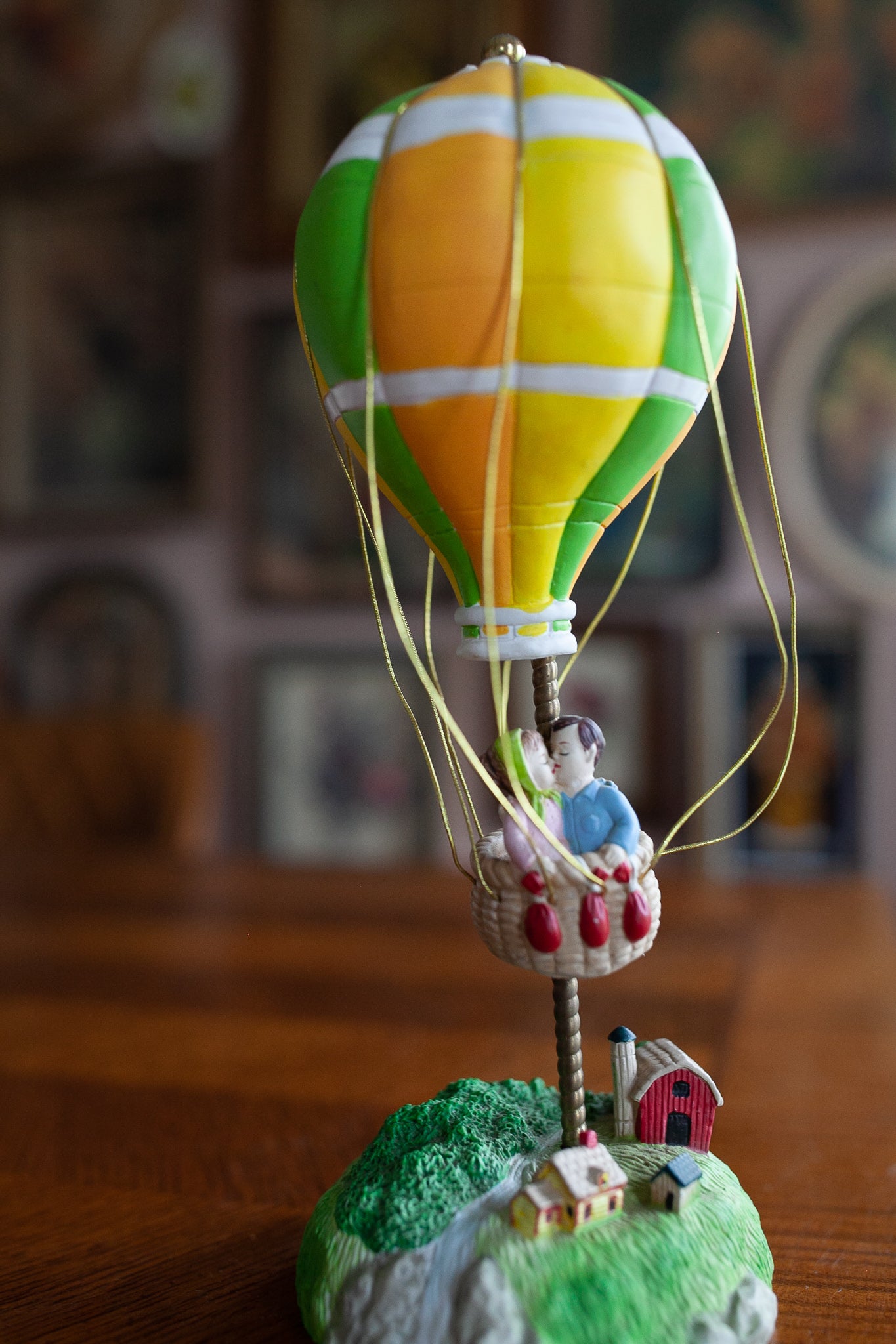 Hot Air Balloon- Vintage Music Box