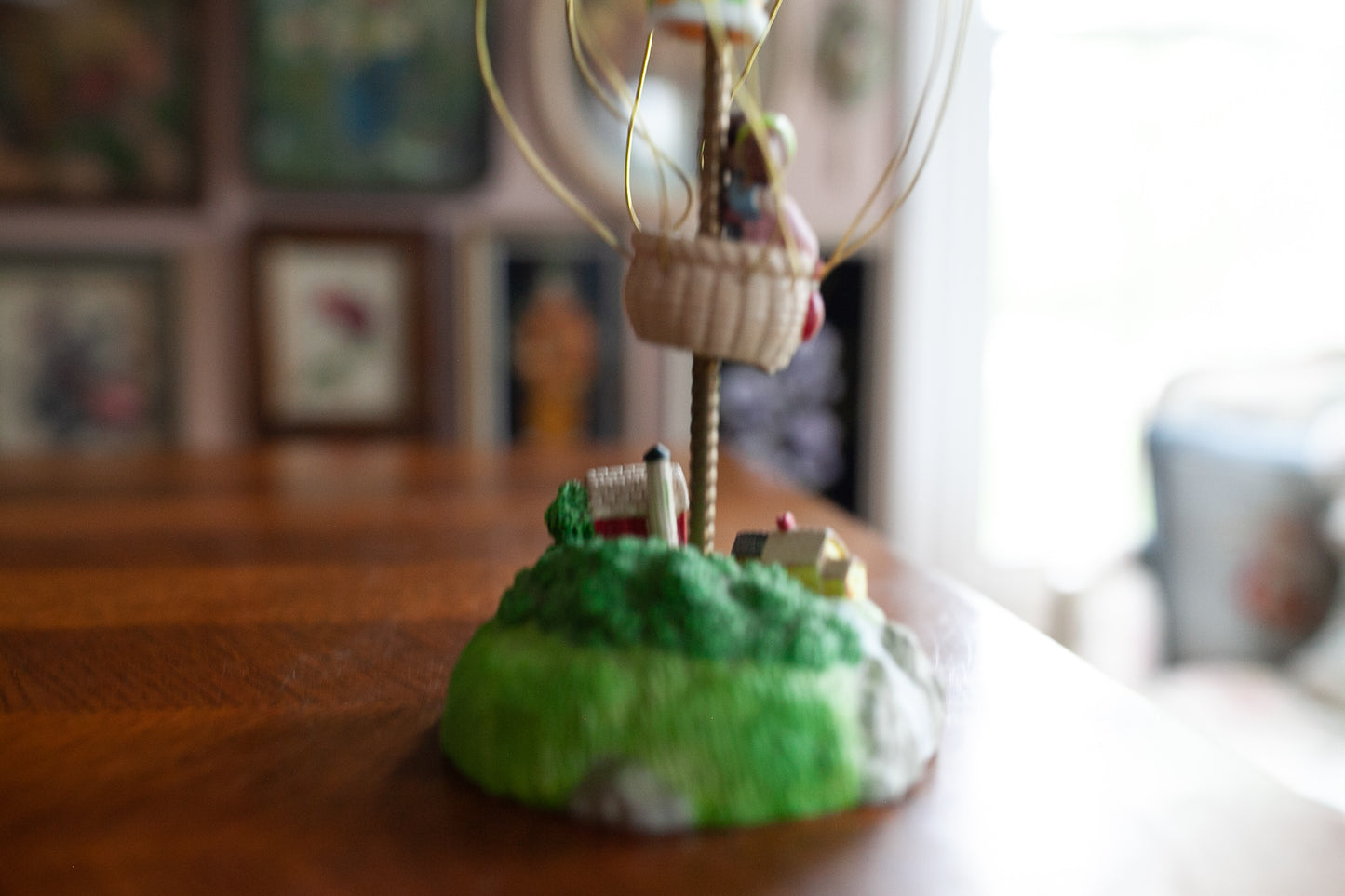 Hot Air Balloon- Vintage Music Box