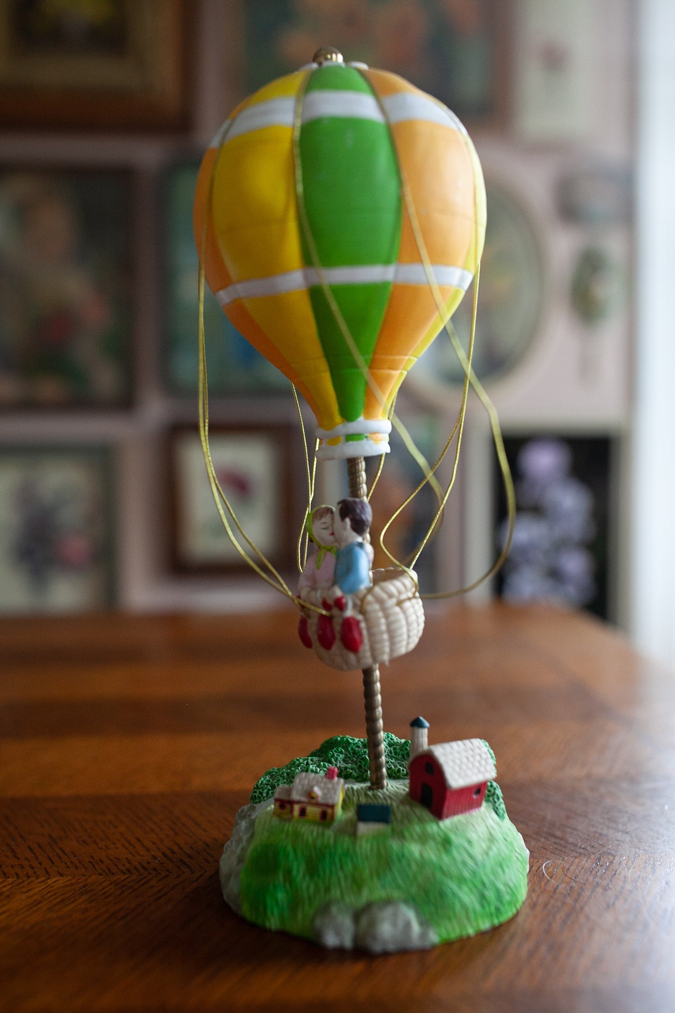 Hot Air Balloon- Vintage Music Box