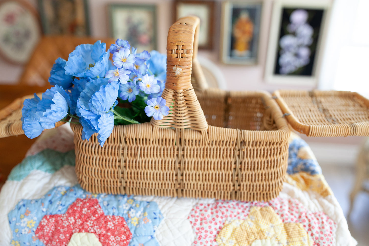 Vintage Bifold Covers Picnic Basket w/ Handle Rustic Farmhouse Kitchen Egg Gathering Picnic Storage Gift