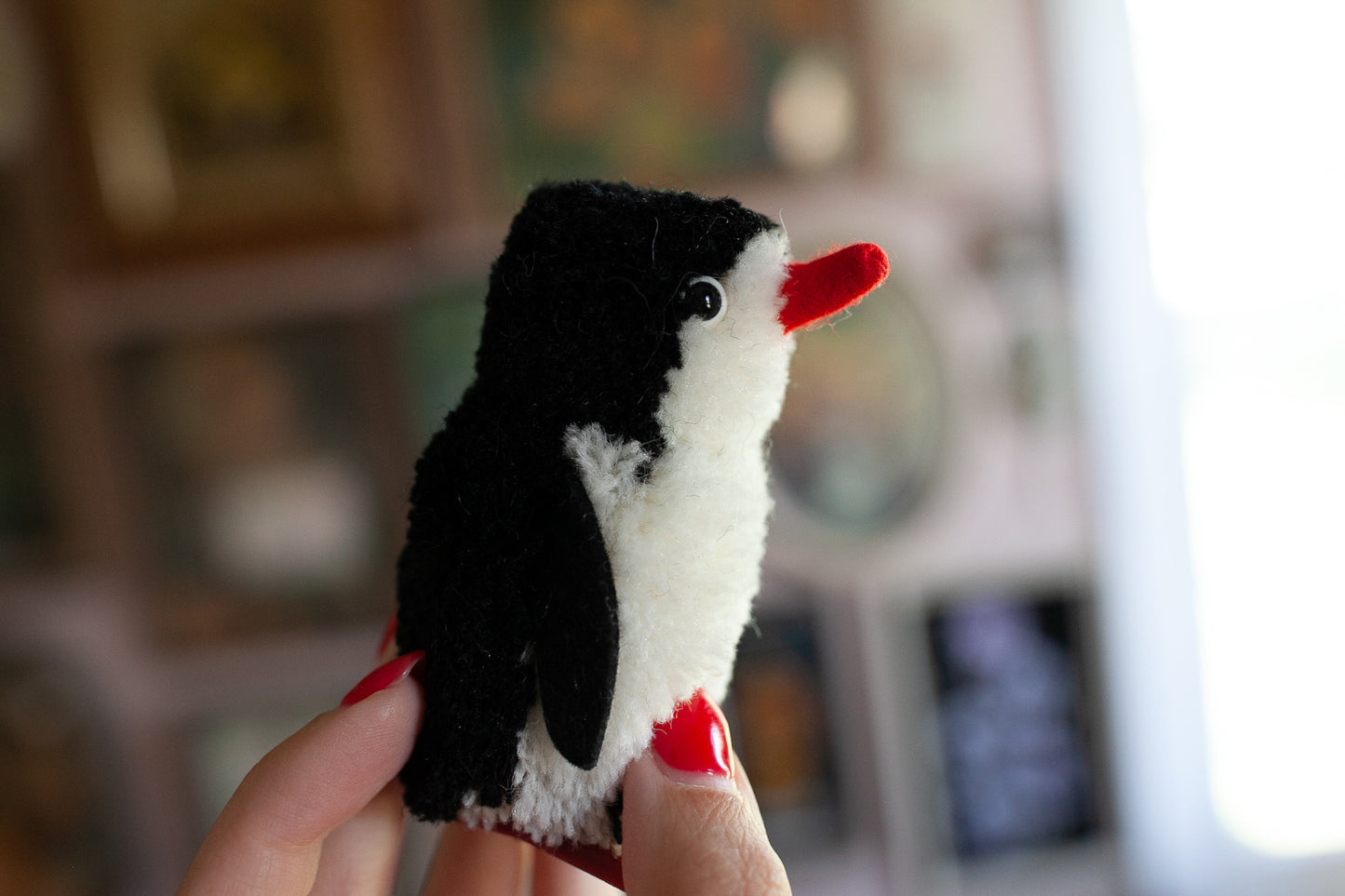Vintage Penguin -Peggy Steiff- Small -Steiff Woolen Penguin 7390/10 Button