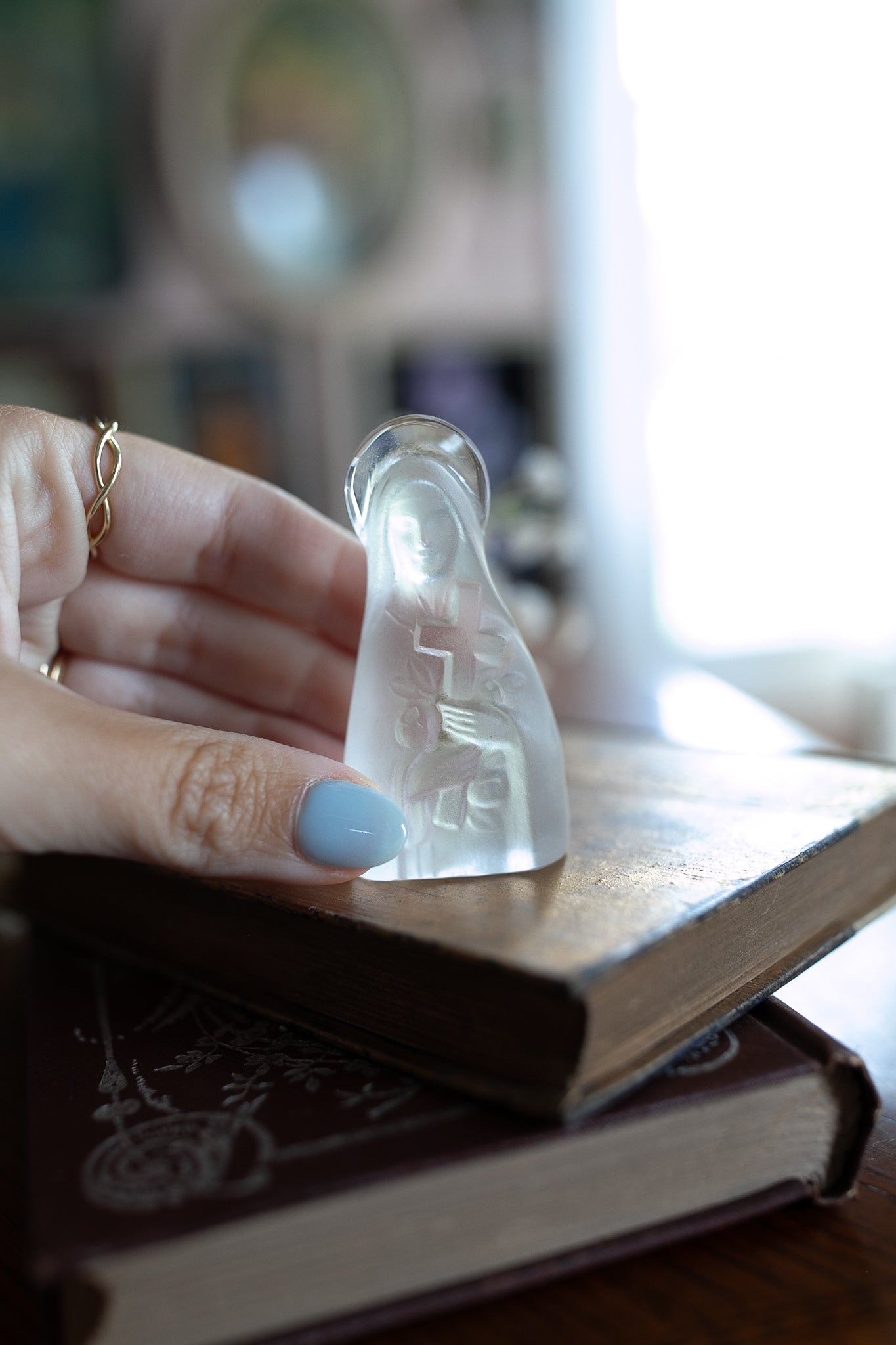 Mary Statue - Frosted Glass -Mary- Religious Statue - Vintage Statue