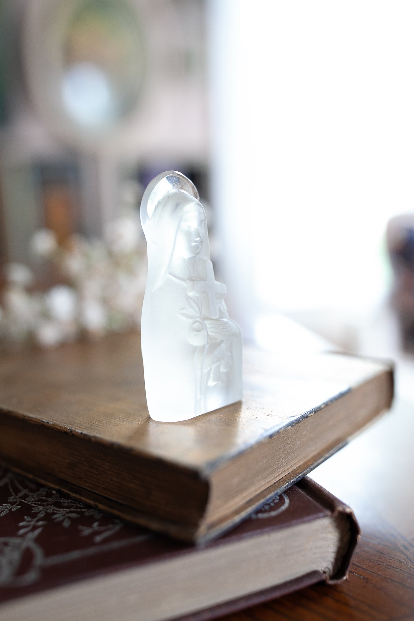 Mary Statue - Frosted Glass -Mary- Religious Statue - Vintage Statue