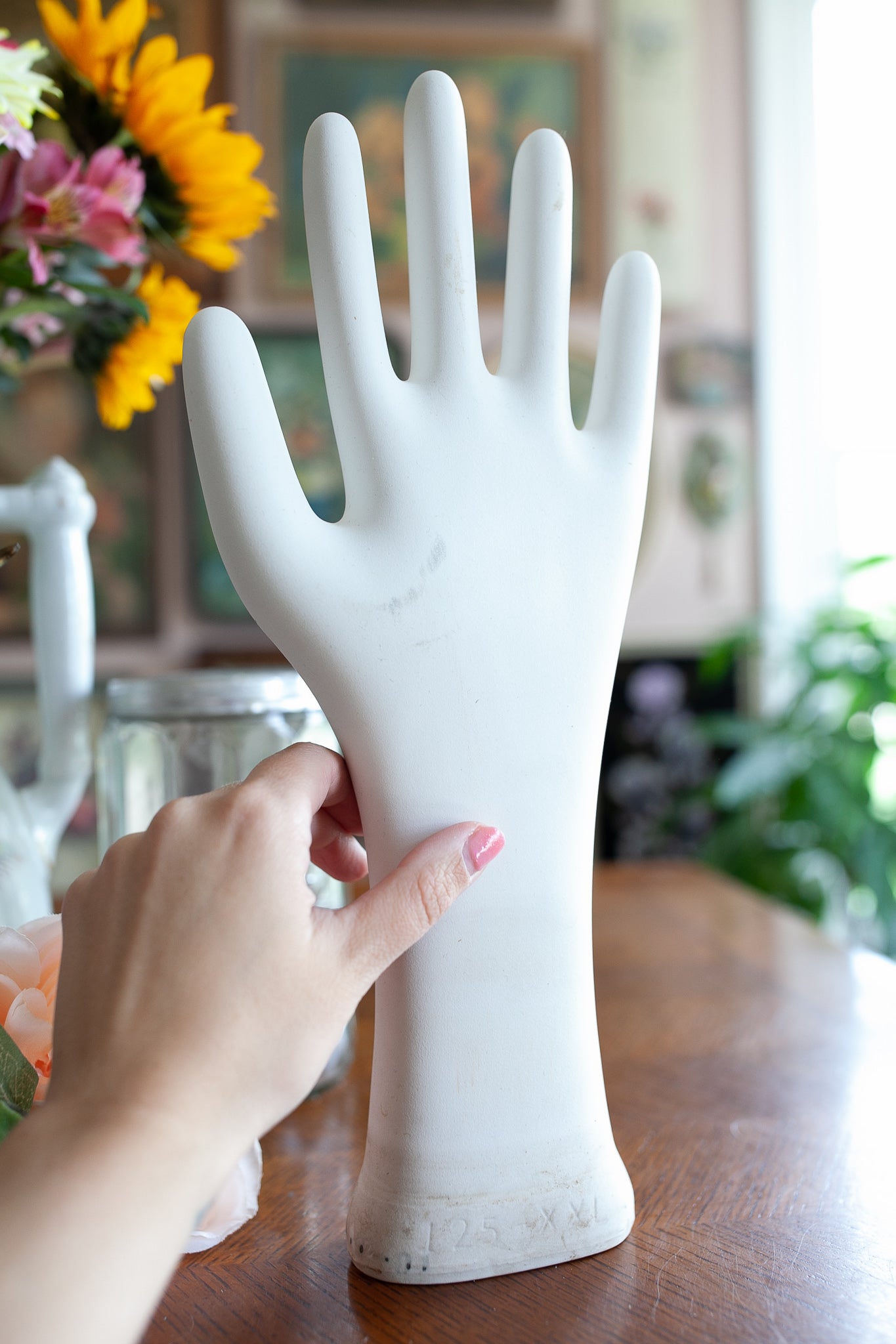 Vintage Hand - Glove Form - Vintage Hand Statue