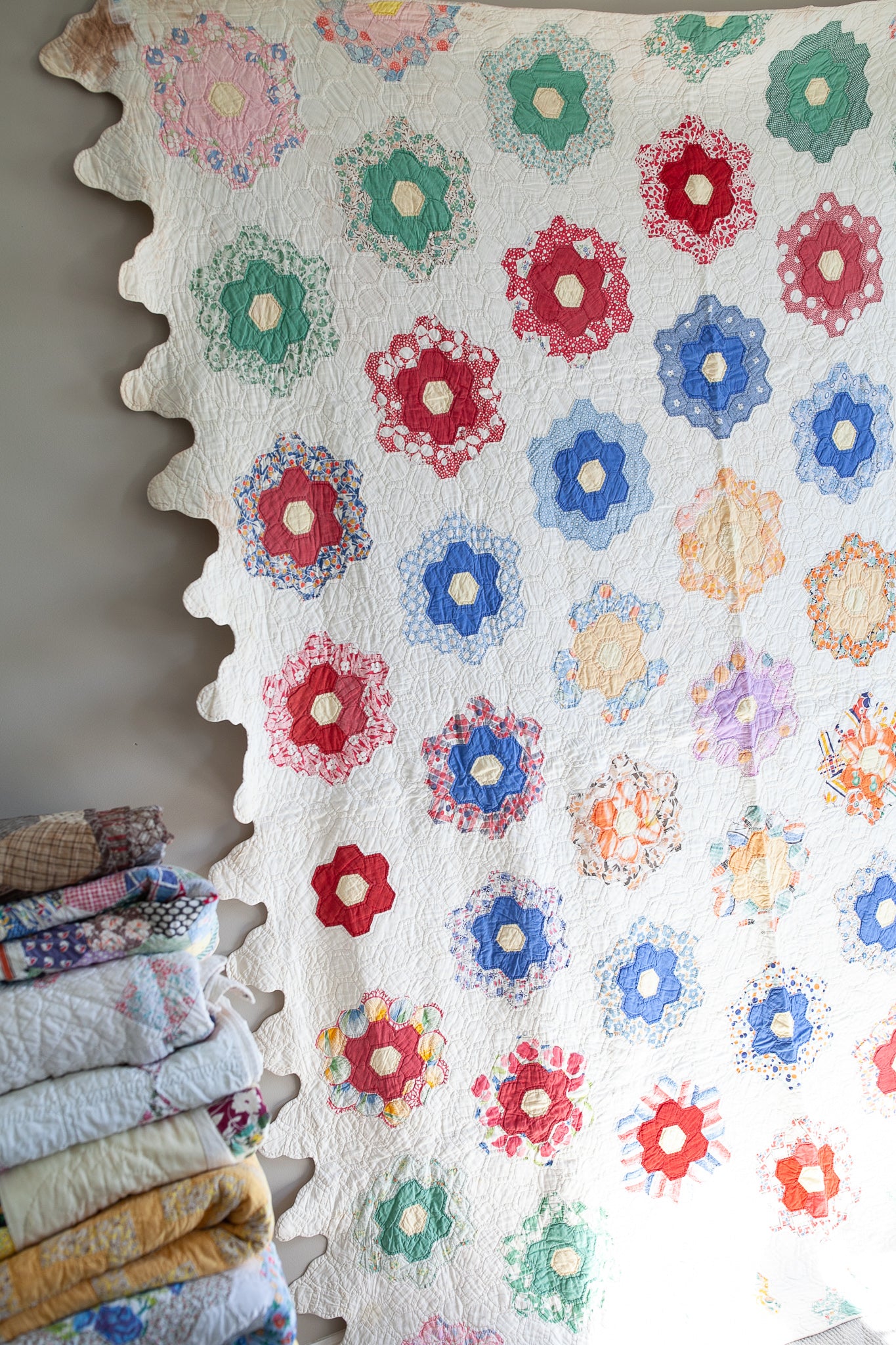 Vintage Quilt - Grandmother's Garden Quilt - flower Quilt Hexagon