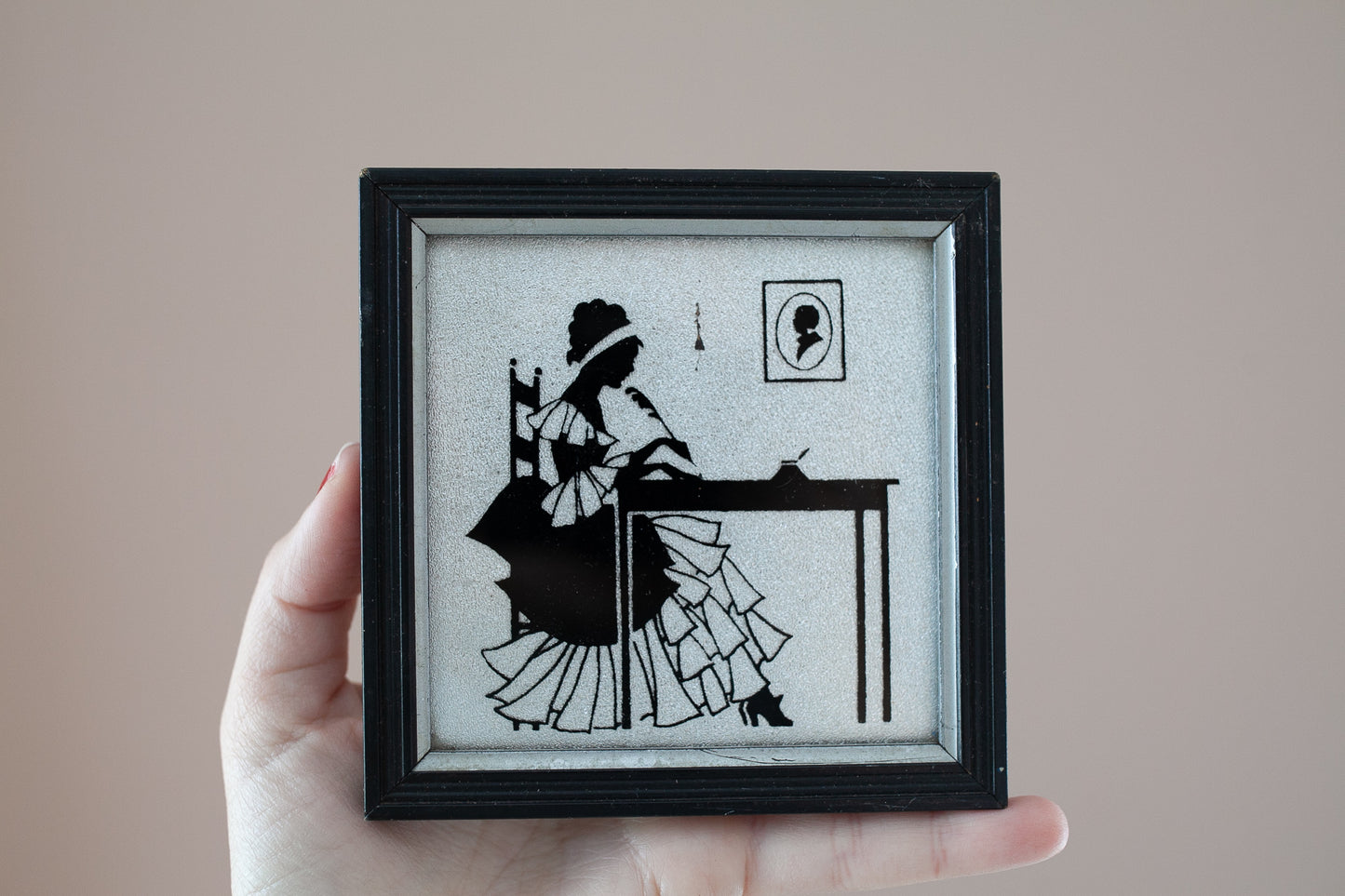 Vintage Silhouette - Lady Silhouette
