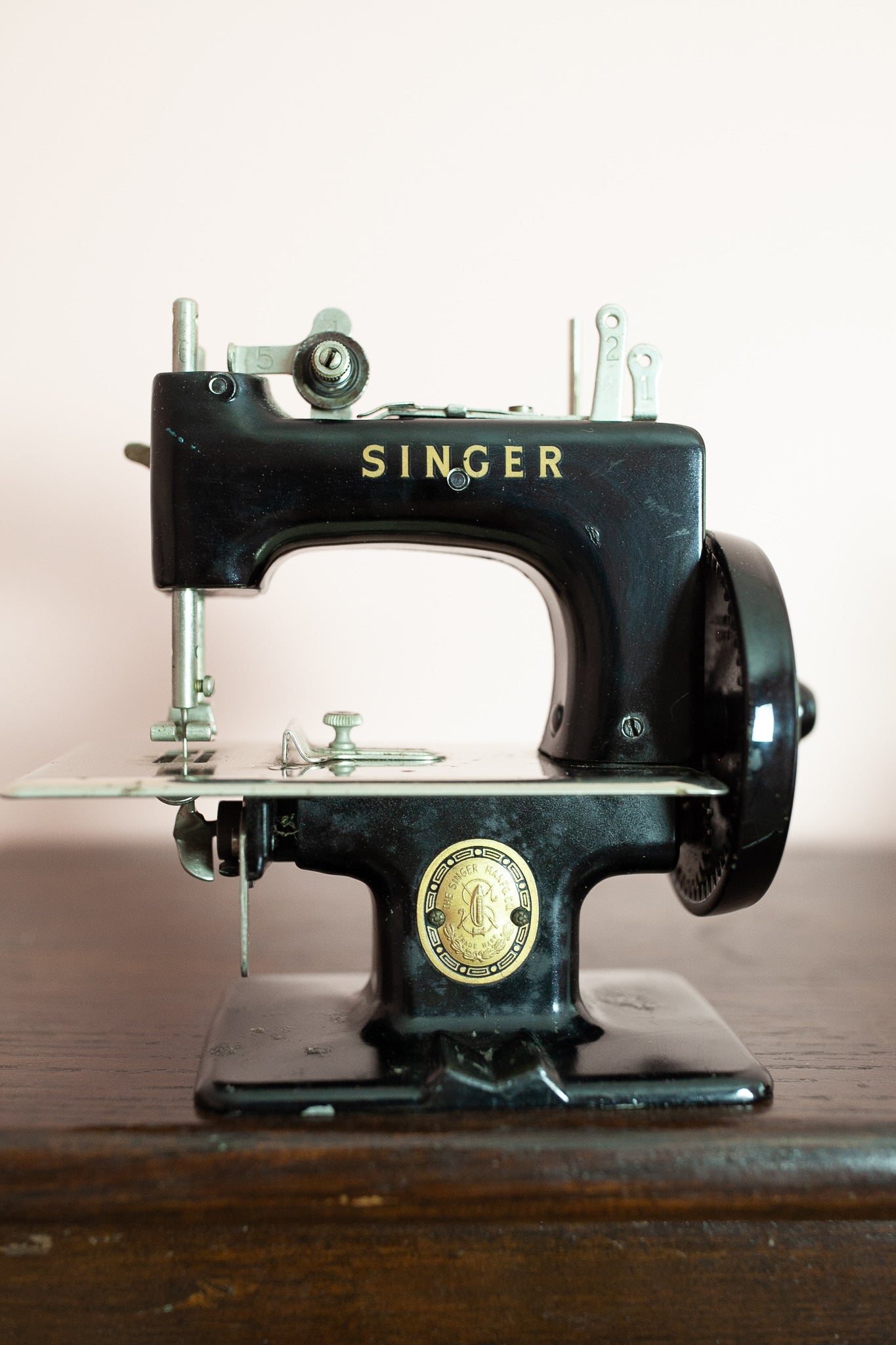Vintage Singer Sew Handy Children's Sewing Machine Model 20-Vintage Miniature Singer Sewing Machine-Vintage Singer Children's Sewing Machine