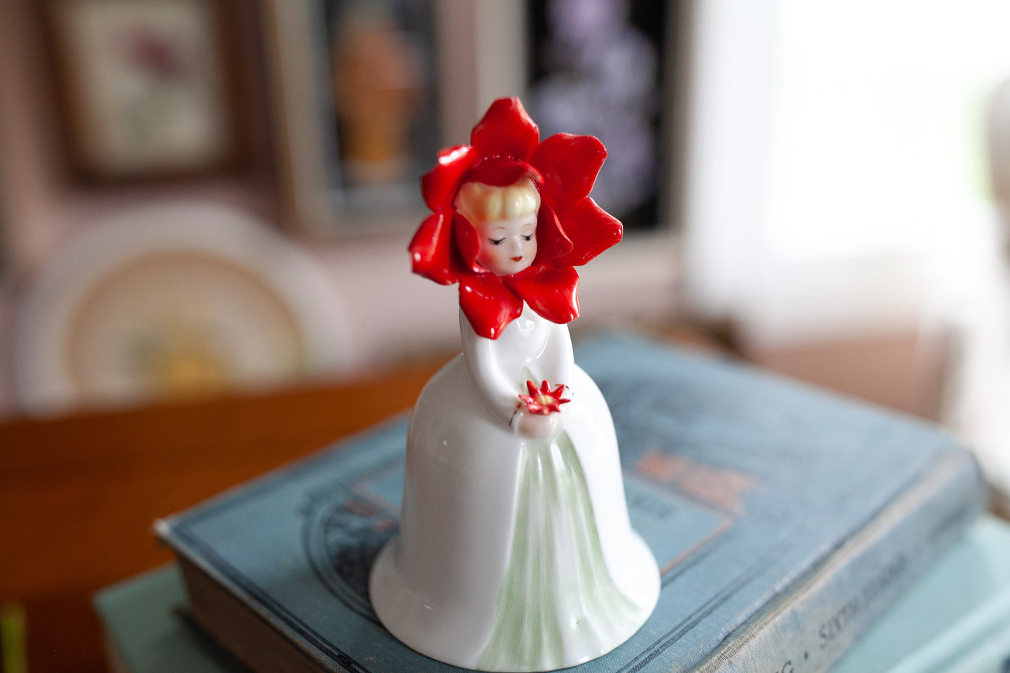 Maruri Masterpiece Bone China Flower Girls Winter Bell-Flower Lady Bell