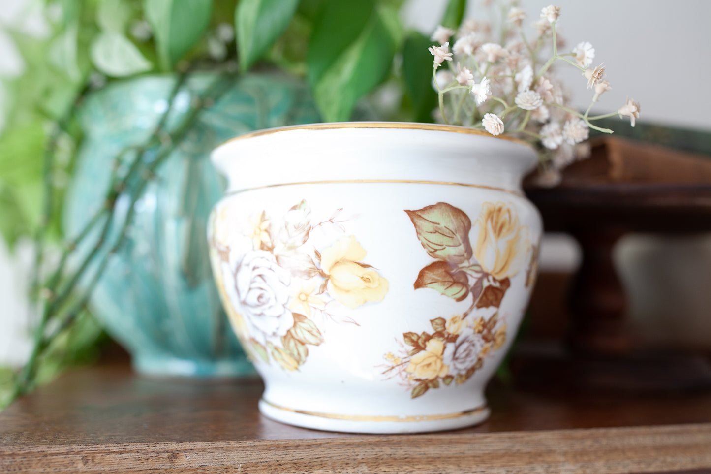 Planter with roses by Facciolini Castelli