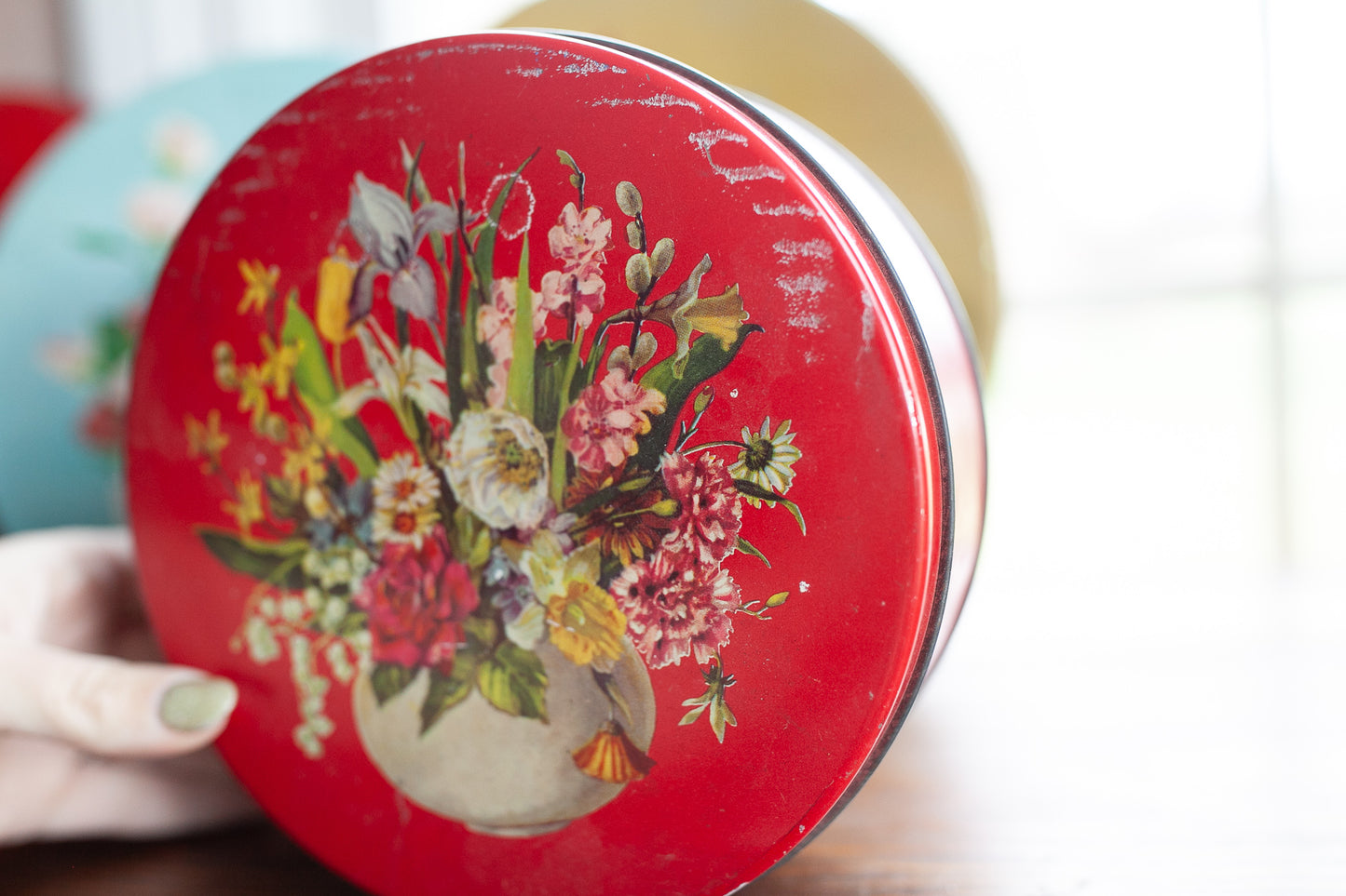 Vintage Floral Tin - Flower Red Tin - Vintage Tin - Candy Tin