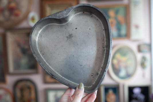 Vintage Heart pan