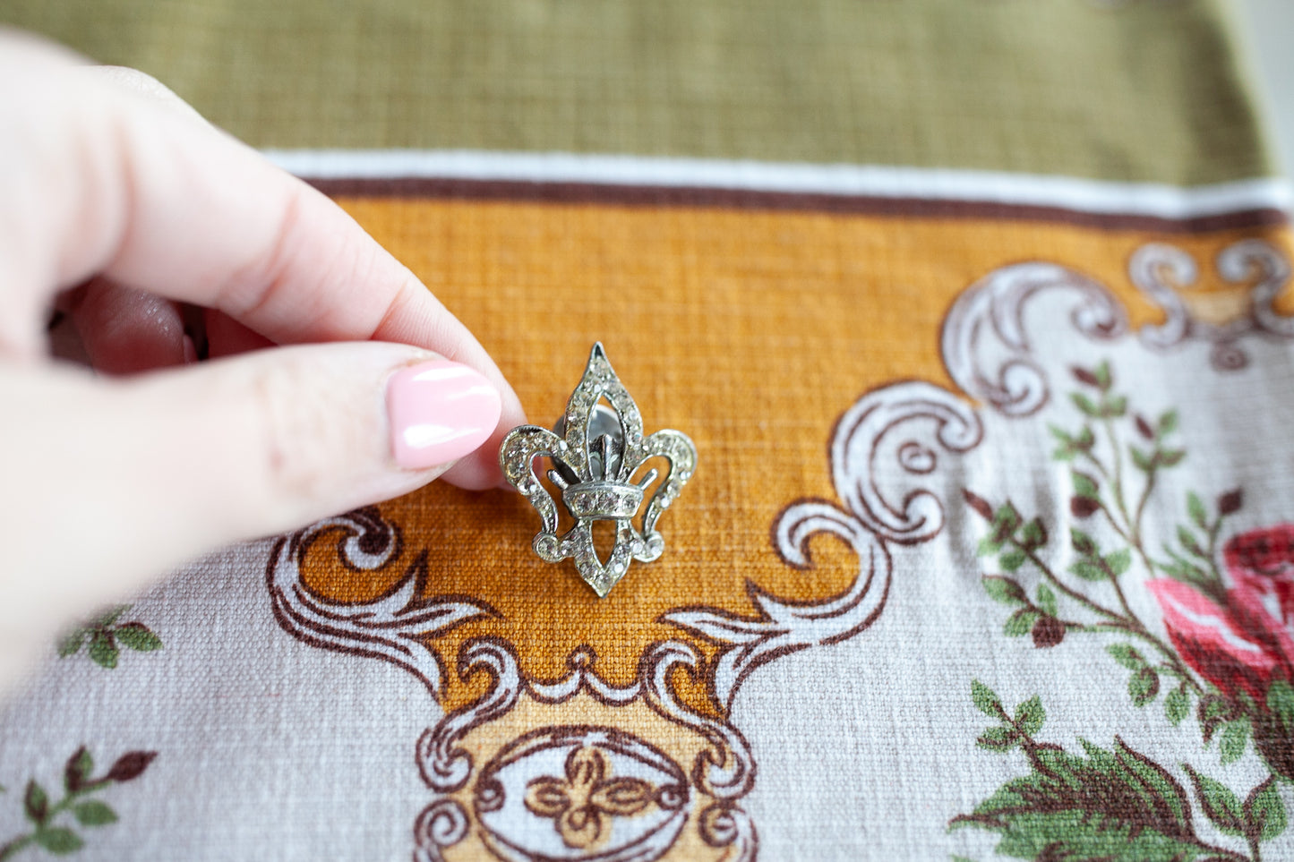 Fleur De Lis Lapel Pin - Vintage Pin -Brooch