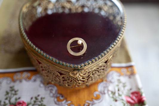 Vintage Brooch - Gold Circle and Pearl - Simple Elegant Brooch